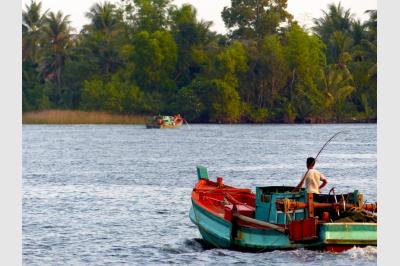 Locals fishing - Kampot - Cambodia - 17.03