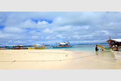Moored by the beach - Siargao - Philippines - 04.05